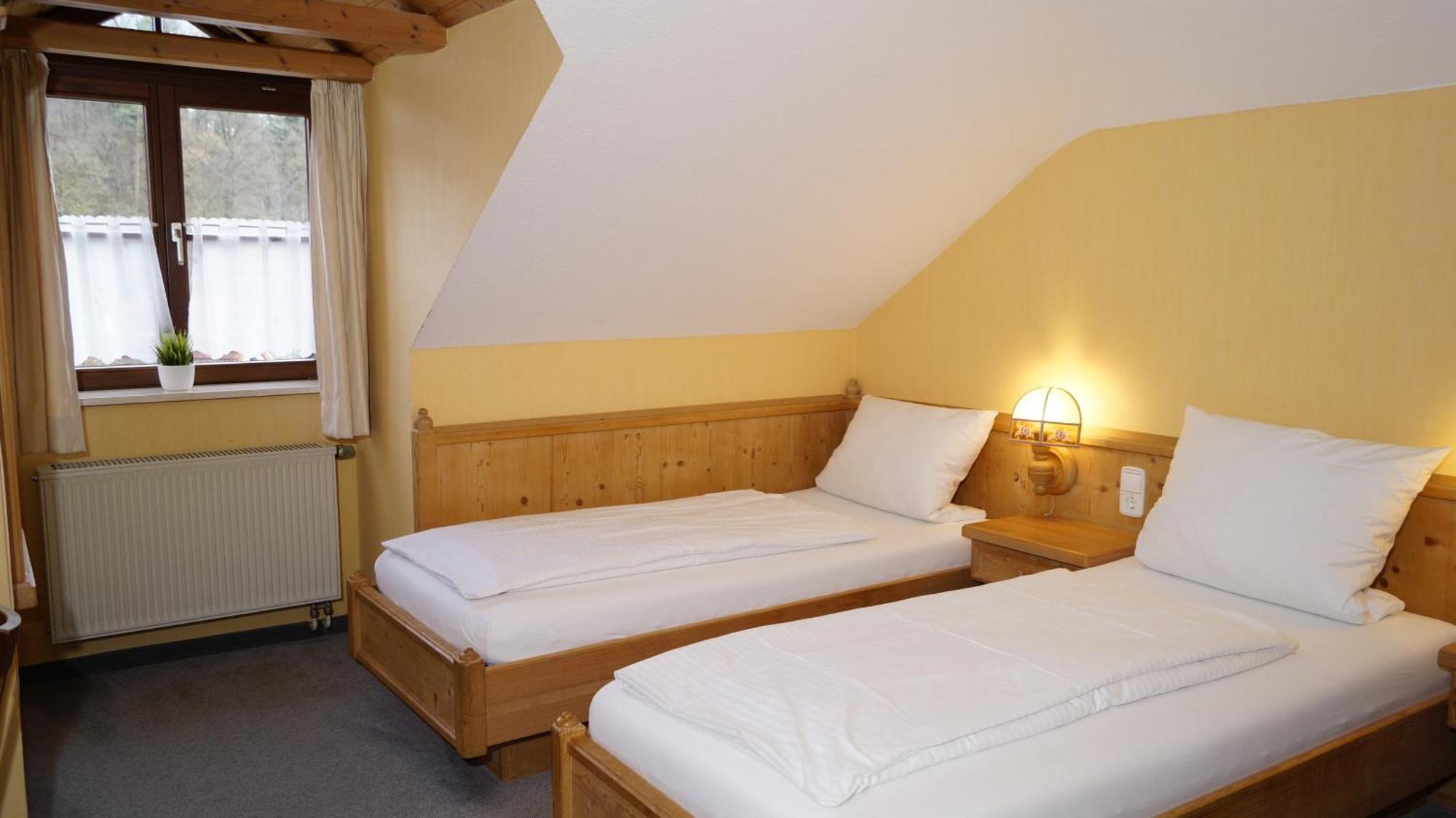Landgasthof Falken Huttlingen Стая снимка